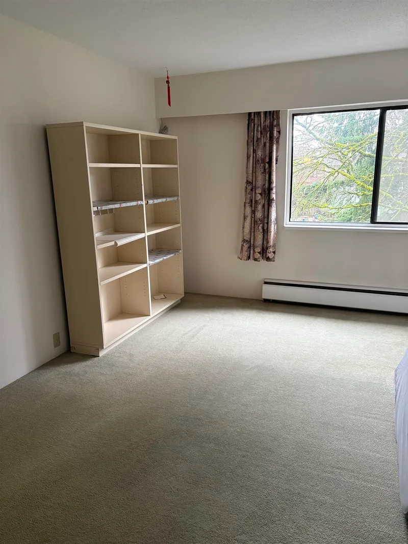 206 6560 BUSWELL STREET - photo 2 of 8