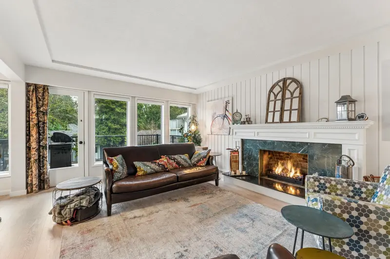 1187 W 23 STREET - photo 2 of 25