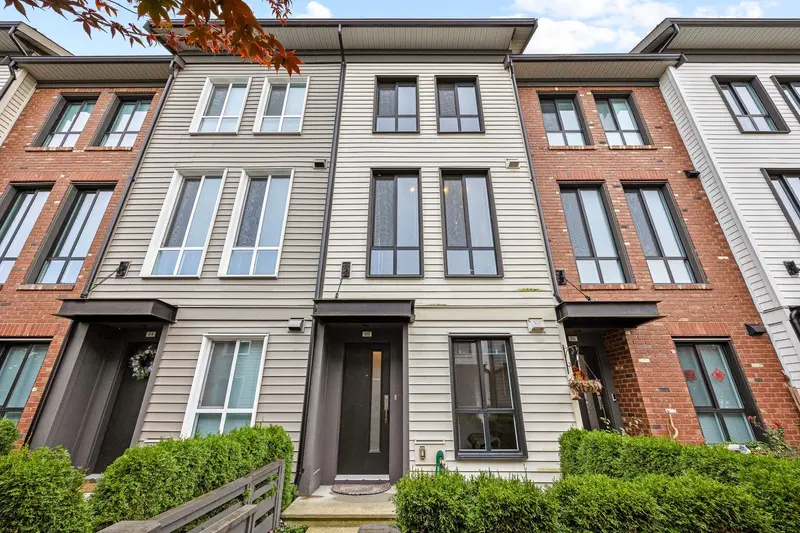 65 15898 27 AVENUE - photo 1 of 25