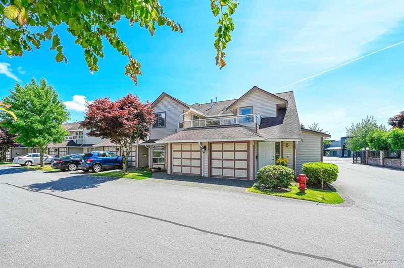 201 13725 72A AVENUE - photo 2 of 25