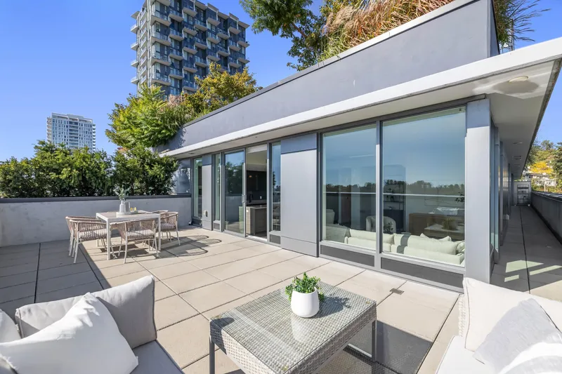 PH655 8575 RIVERGRASS DRIVE - photo 2 of 25