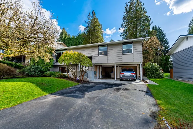 908 STANTON AVENUE - photo 2 of 25