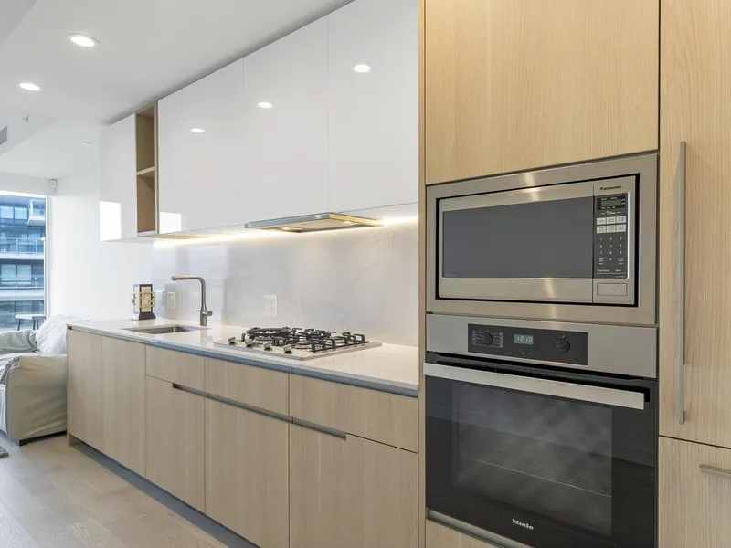 1005 6811 PEARSON WAY - photo 3 of 25