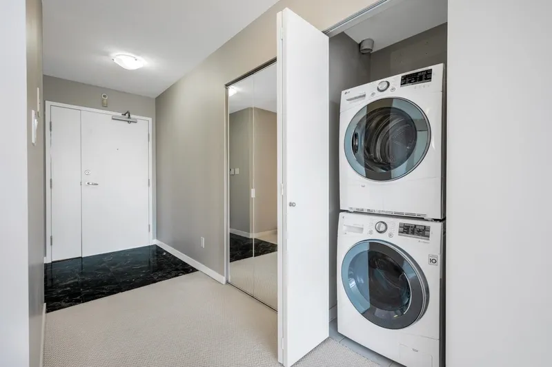 1901 1201 MARINASIDE CRESCENT - photo 3 of 24