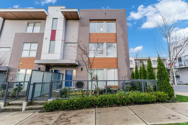 1 12585 104A AVENUE - photo 1 of 25