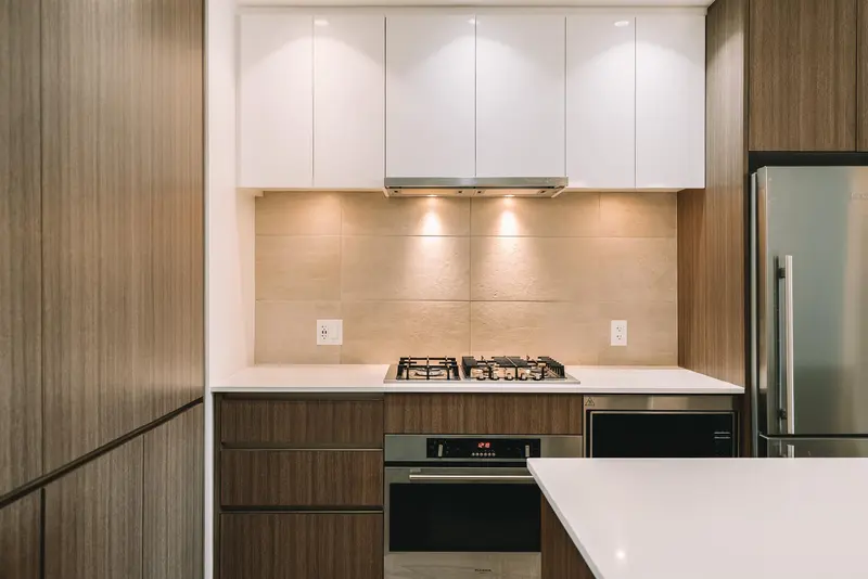 402 516 FOSTER AVENUE - photo 2 of 25