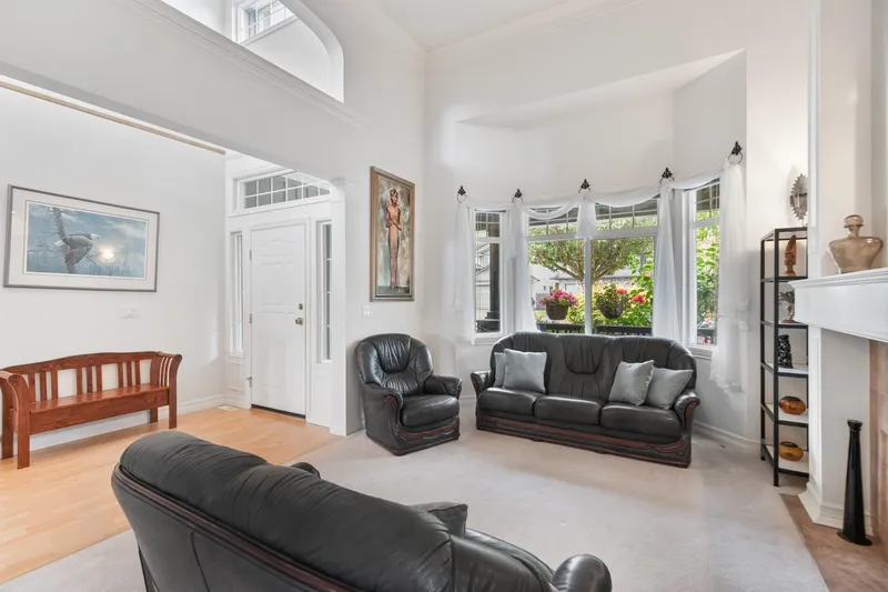 11728 CREEKSIDE STREET - photo 3 of 25