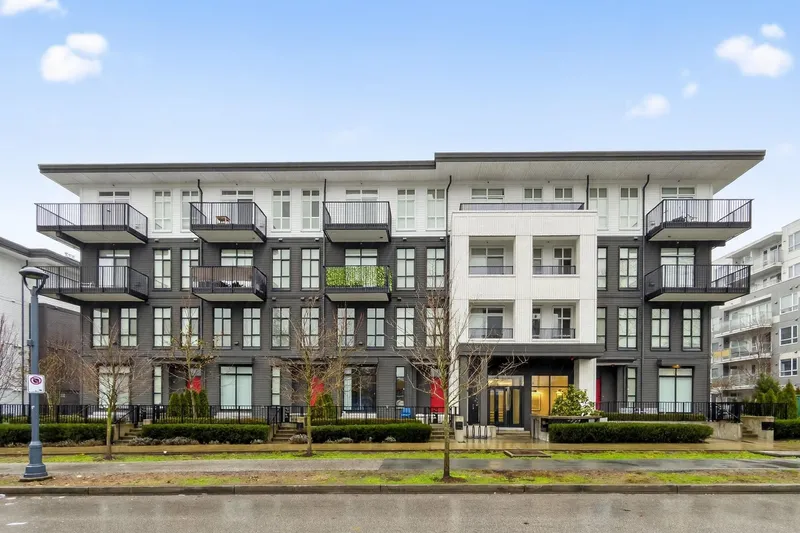 102 13933 105 BOULEVARD - photo 2 of 25