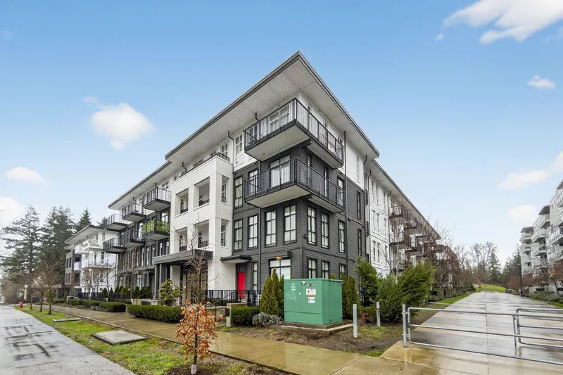 102 13933 105 BOULEVARD - photo 3 of 25