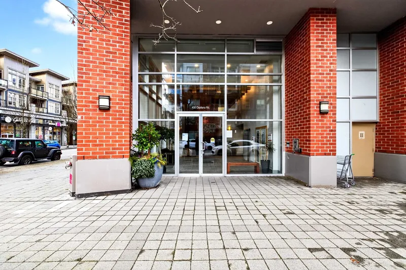 1908 400 CAPILANO ROAD - photo 2 of 25