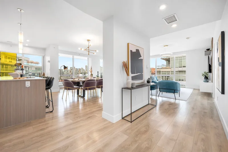 1801 1788 COLUMBIA STREET - photo 2 of 25