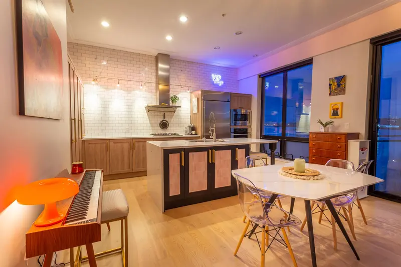 309 220 SALTER STREET - photo 3 of 25