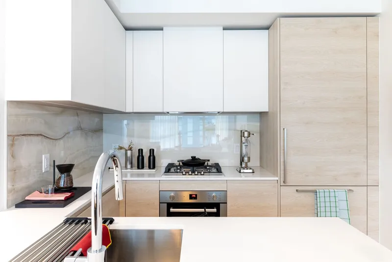 2806 660 QUAYSIDE DRIVE - photo 1 of 25