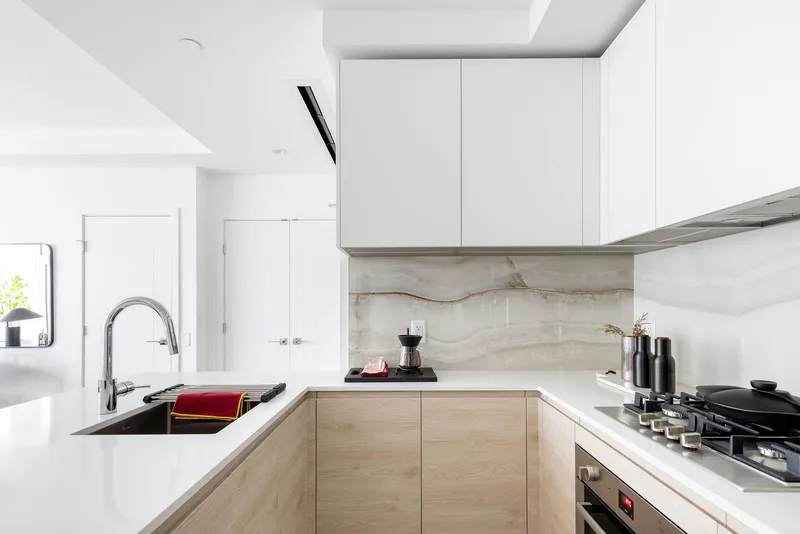 2806 660 QUAYSIDE DRIVE - photo 3 of 25