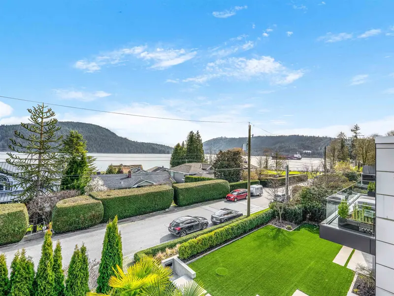 351 BEACHVIEW DRIVE - photo 2 of 25