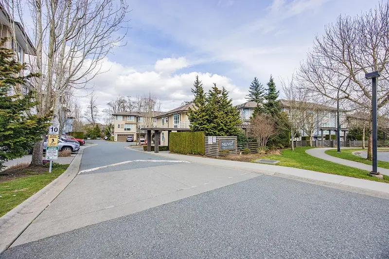 68 15405 31ST AVENUE - photo 1 of 25