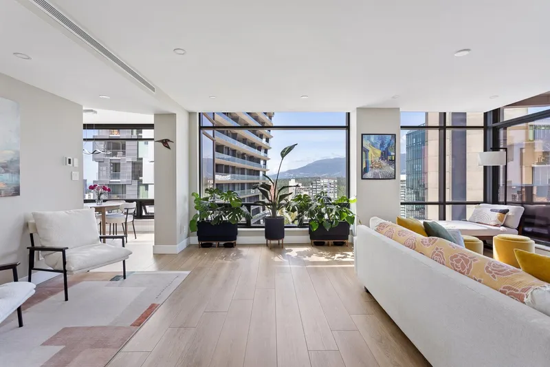 15C 1500 ALBERNI STREET - photo 1 of 25