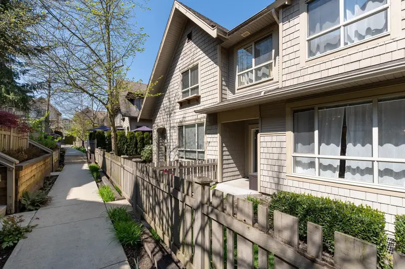 96 2738 158 STREET - photo 1 of 25