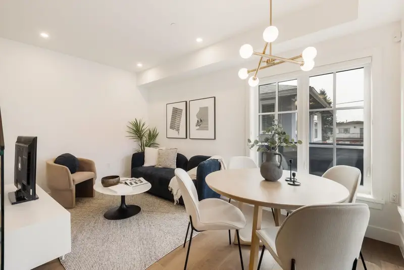 2 550 KASLO STREET - photo 4 of 25