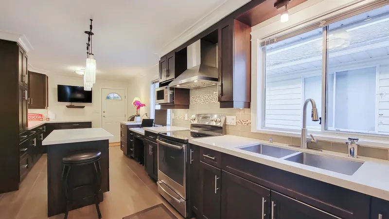 3153 JERVIS STREET - photo 3 of 25