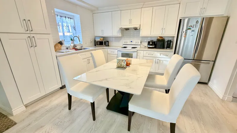 111 SAPPER STREET - photo 3 of 16