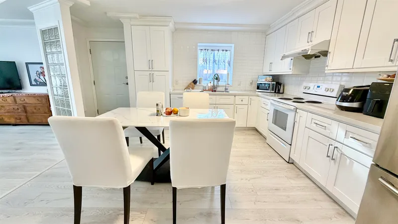 111 SAPPER STREET - photo 4 of 16