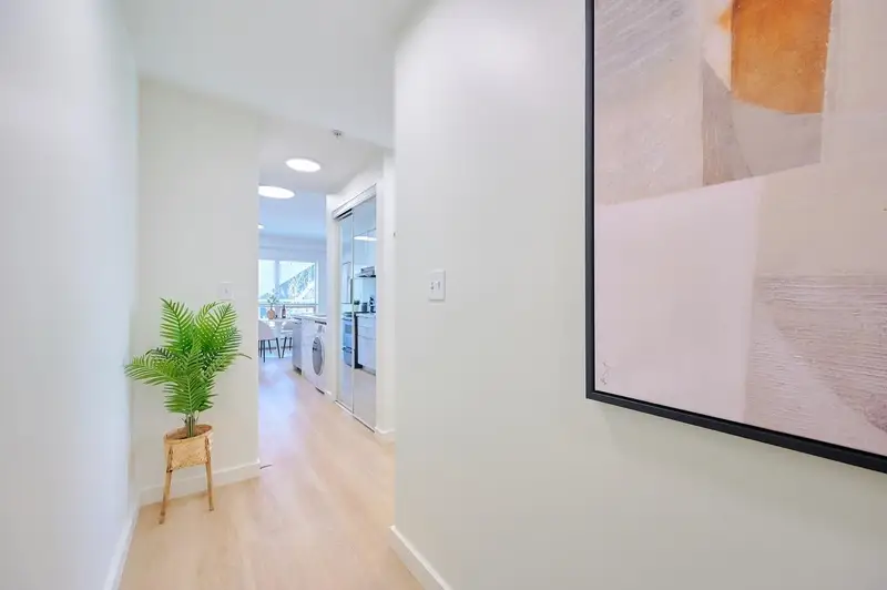 311 1033 ST. GEORGES AVENUE - photo 2 of 25