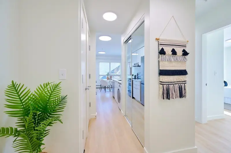 311 1033 ST. GEORGES AVENUE - photo 3 of 25