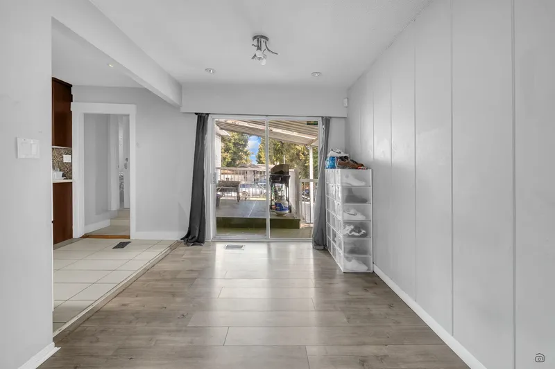 13105 64 AVENUE - photo 4 of 24