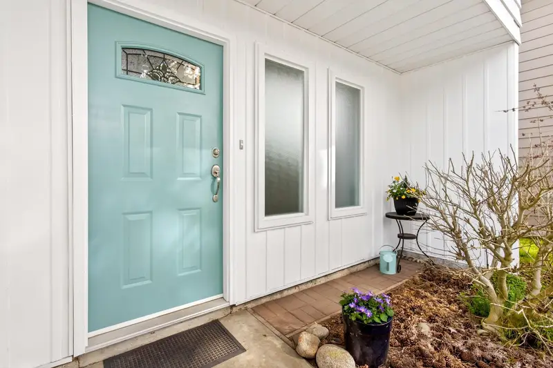 3219 HARWOOD AVENUE - photo 4 of 25