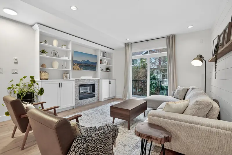 33 3039 156 STREET - photo 1 of 25