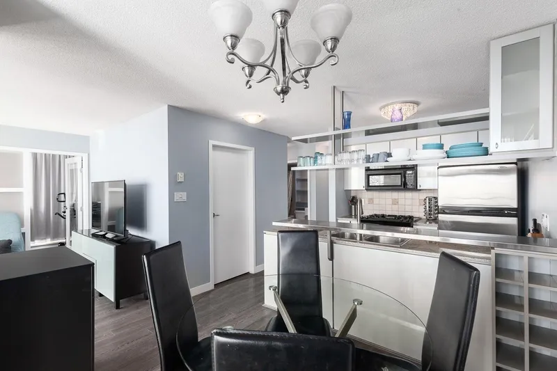 2706 1438 RICHARDS STREET - photo 4 of 25