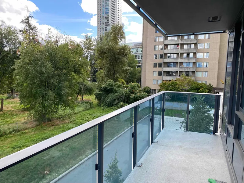 307 13428 105 AVENUE - photo 2 of 12