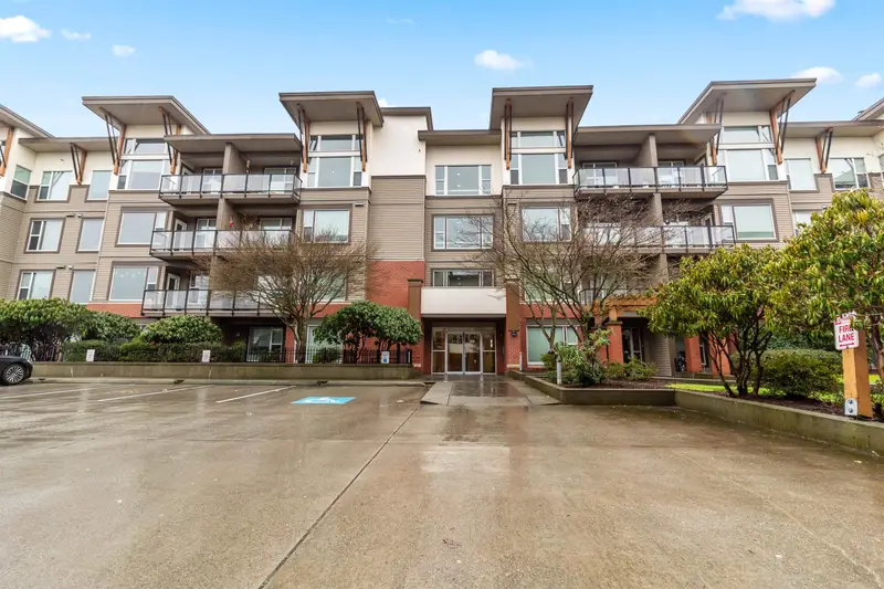 207 33539 HOLLAND AVENUE - photo 2 of 24