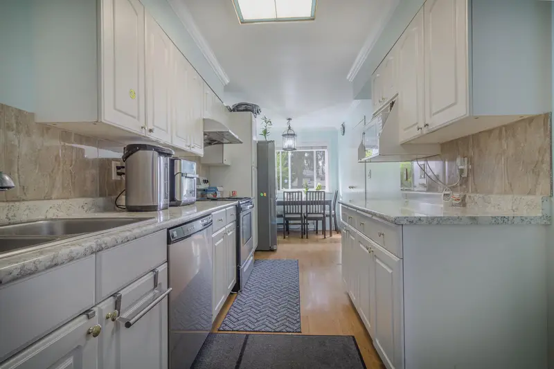 120 13880 74 AVENUE - photo 2 of 23