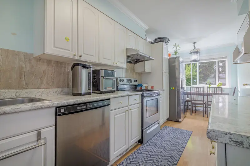 120 13880 74 AVENUE - photo 3 of 23