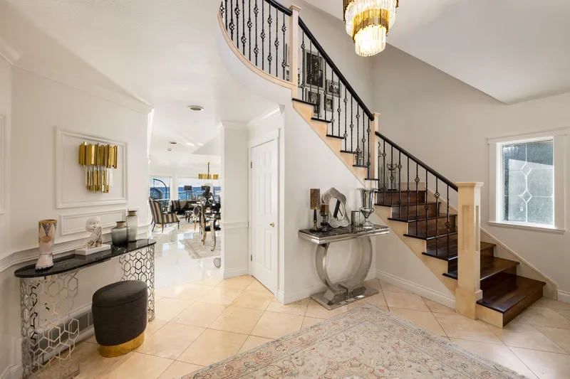 2198 ROSEBERY AVENUE - photo 4 of 25