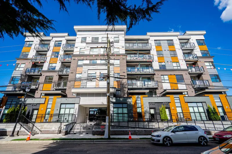 Listing - photo 3 of 13