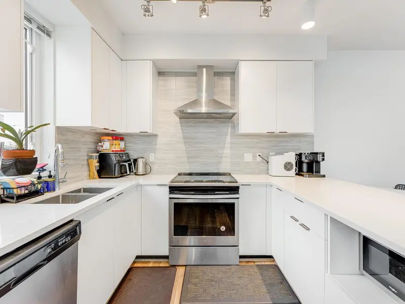 212 5355 LANE STREET - photo 1 of 25