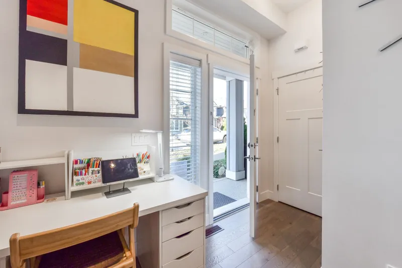 2136 165B STREET - photo 4 of 25