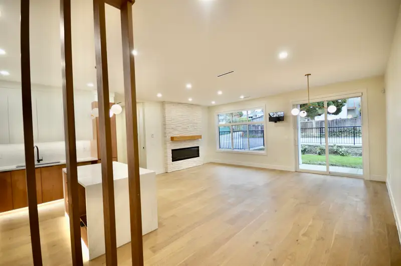 104 901 EDGAR AVENUE - photo 1 of 14