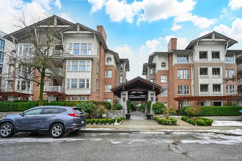 1209 4655 VALLEY DRIVE - photo 1 of 25