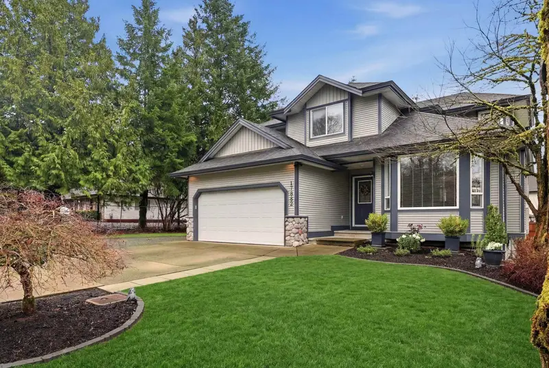 17882 68 AVENUE - photo 2 of 25