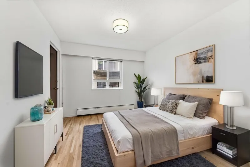 305 2025 W 2ND AVENUE - photo 2 of 25