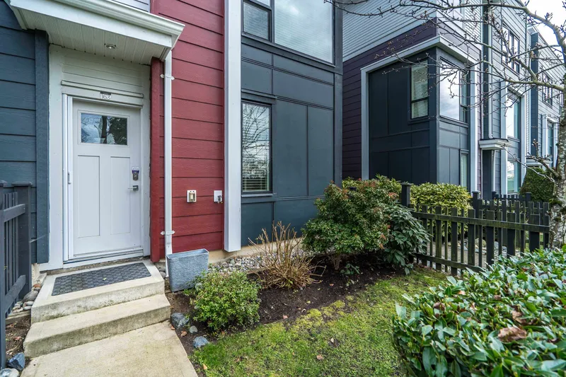 163 2280 163 STREET - photo 4 of 25