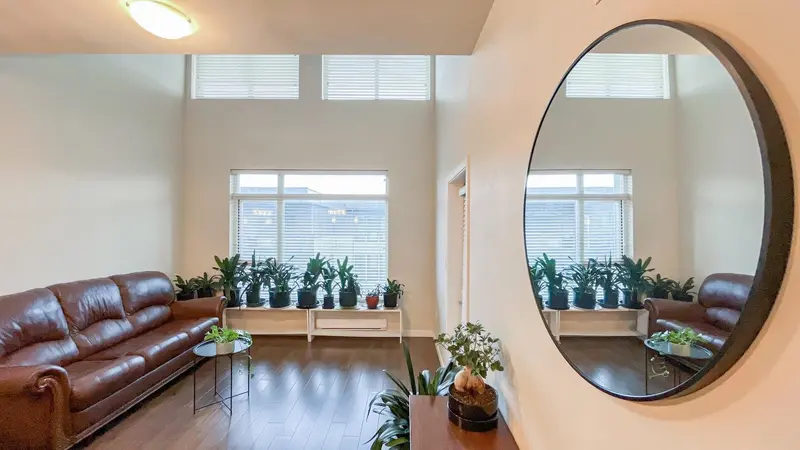 PH16 5288 GRIMMER STREET - photo 1 of 24