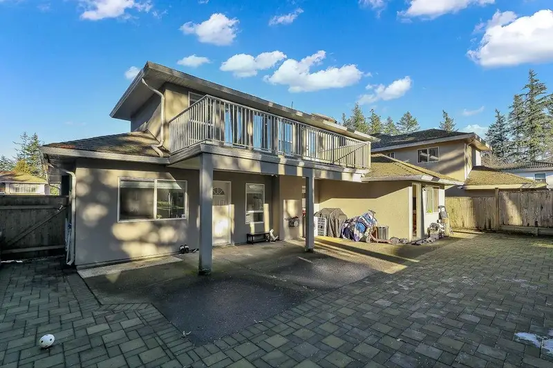 13636 60A AVENUE - photo 4 of 25