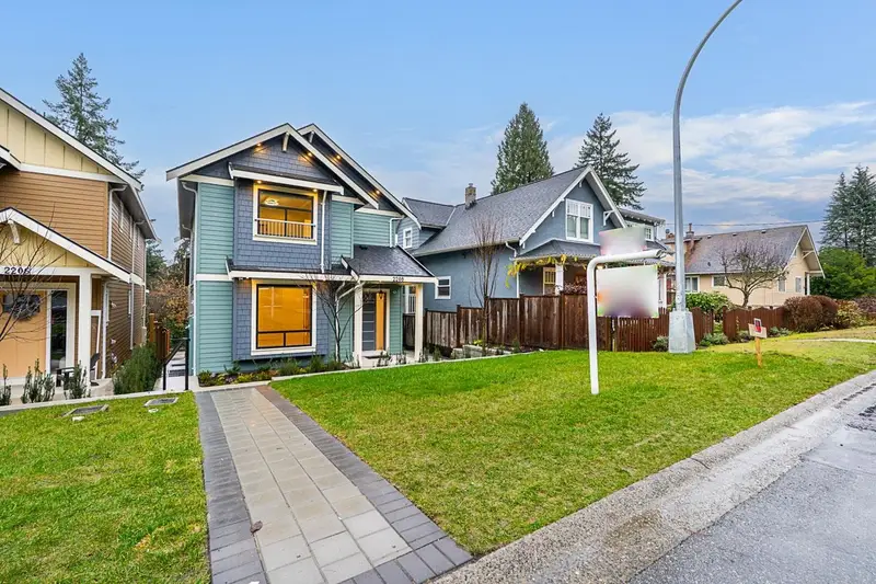 2208 ST GEORGE STREET - photo 1 of 25