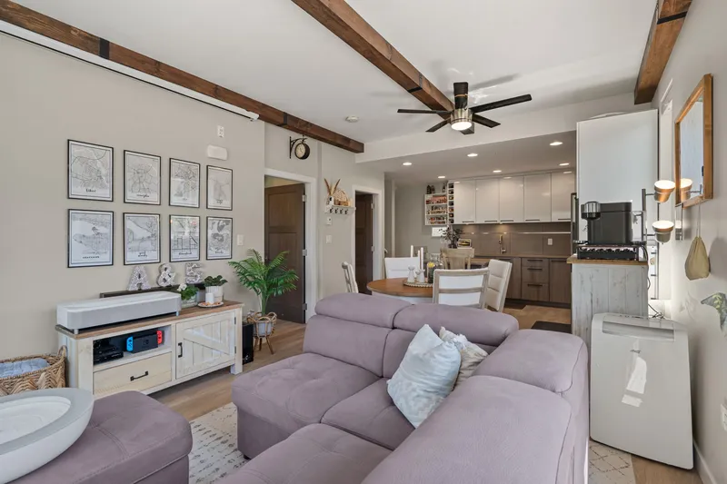 405 9350 UNIVERSITY HIGH STREET - photo 4 of 25