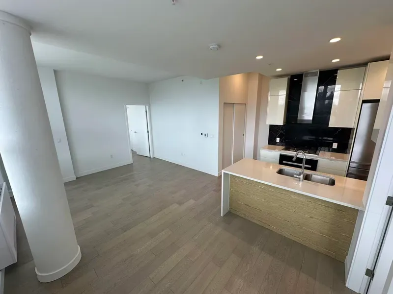 406 6733 CAMBIE STREET - photo 4 of 14